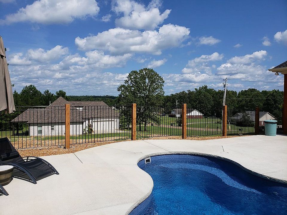 1st image of 120 Lakes Dr S