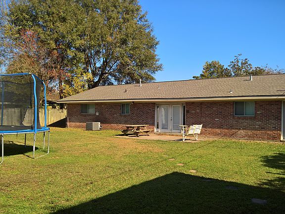 3rd image of 315 Meadow Ln