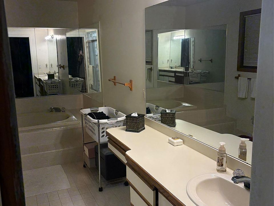 8454 Fawn Valley Dr, photo 13