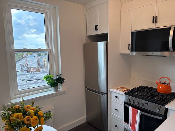 4th image of 50-22 40th St APT 3E