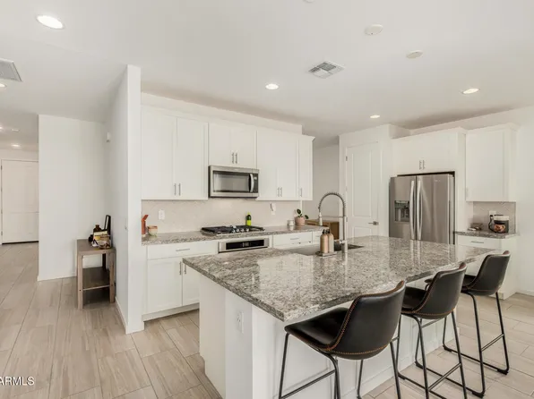 17729 W Fetlock Trail, Surprise, AZ 85387