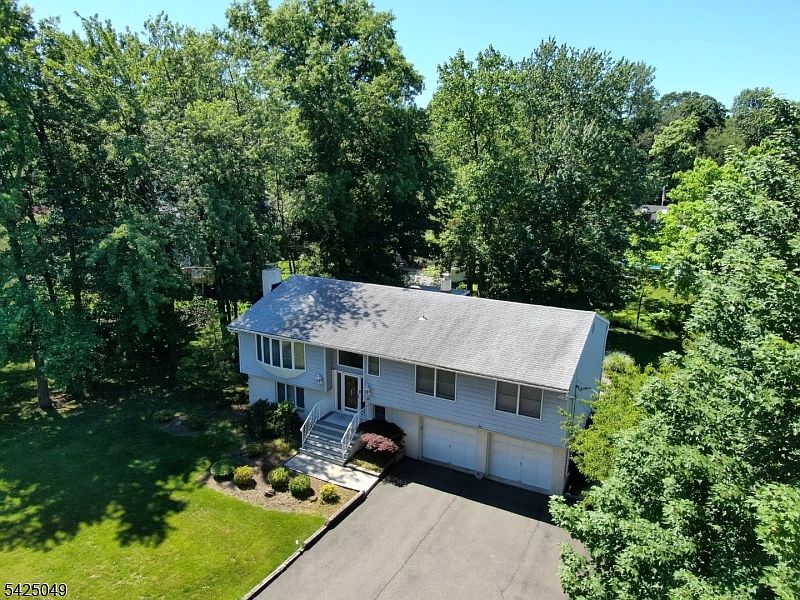 1st image of 28 Taylor Ln
