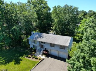 28 Taylor Ln, Woodland Park, NJ 07424