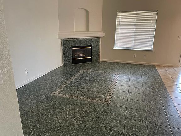 4th image of 343 Chestnut St