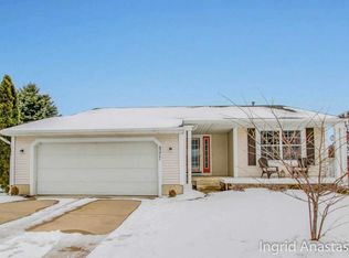 4377 Summerlane Ave NE, Grand Rapids, MI 49525