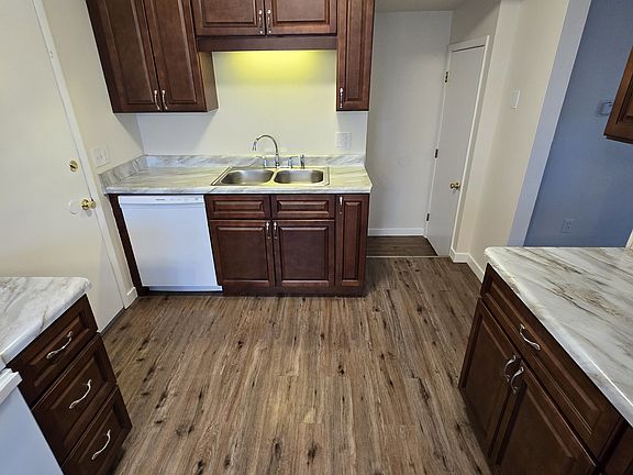 3rd image of 7611 Timbercreek Ct APT 3
