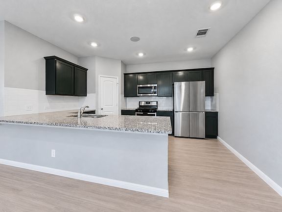 3rd image of 301 Brody Ln