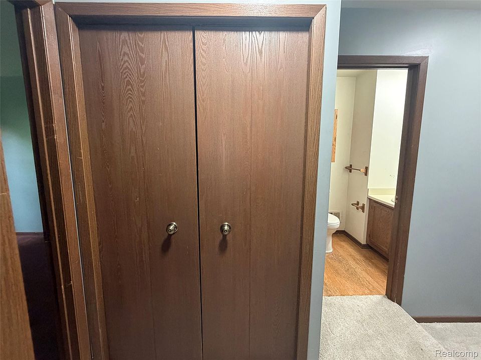 7943 Pontiac Lake Rd, photo 11