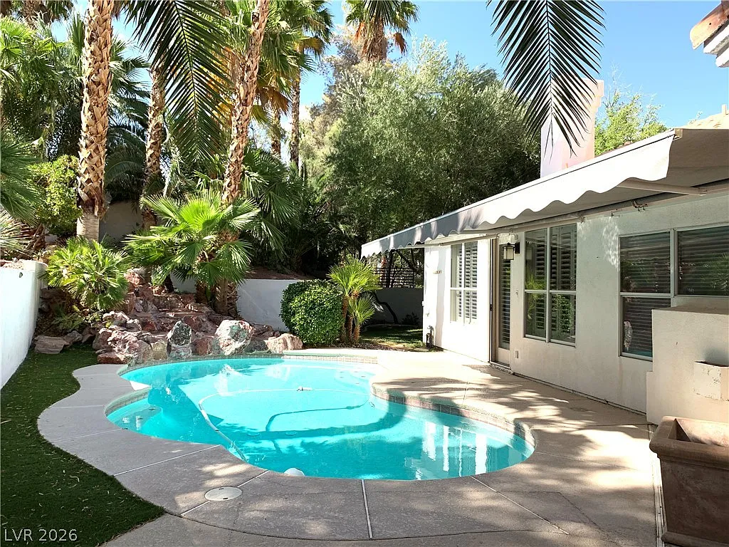 4 bed, 2.5 bath, 2608 sqft, $3,965 — Photo 1