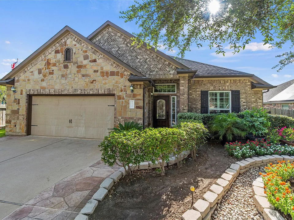 21735 E Carolina Green Dr