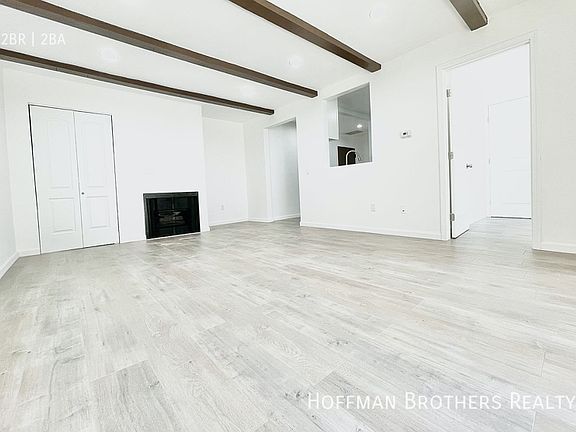 4th image of 11943 Weddington St #303