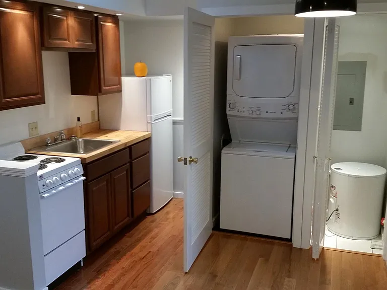 2305 W Evergreen Dr — Photo 3