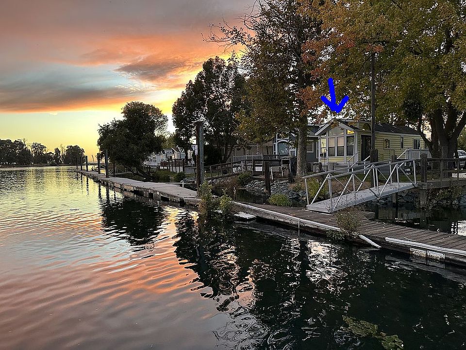 Waterfront tiny cottage