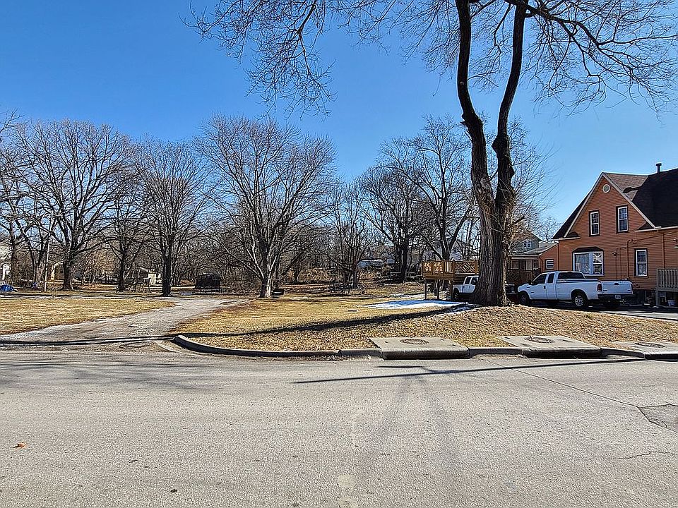 1st image of 1315 N 32nd St