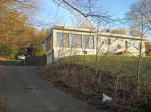 3rd image of 150 Essex Ave