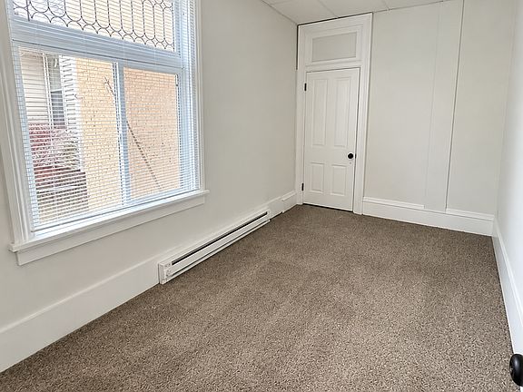 5th image of 911 N 9th St APT 6