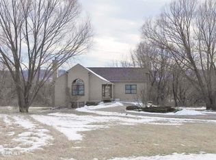 16 Lake Ridge Rd, Galena, IL 61036