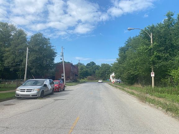 5th image of 426 Blase Ave