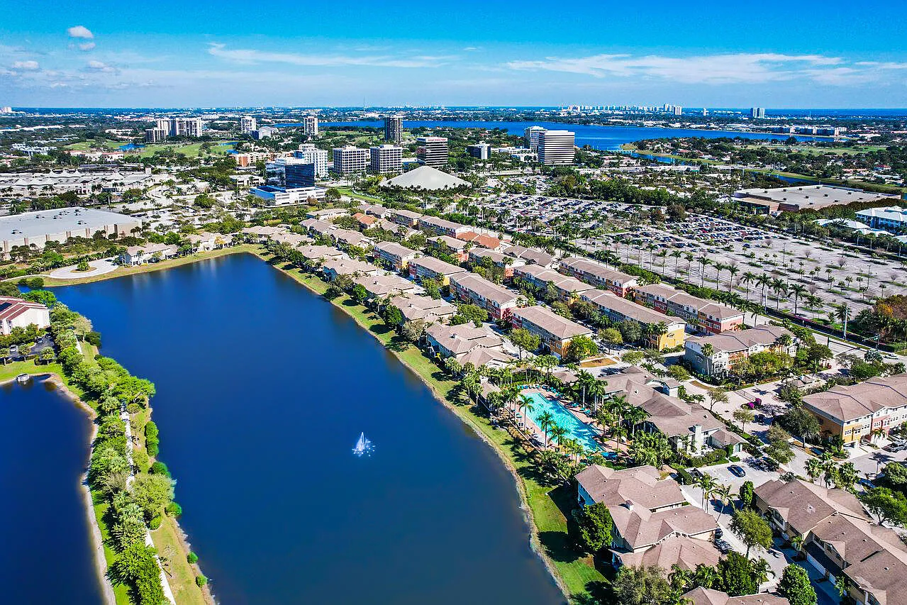 2 bed, 2.0 bath, 1357 sqft, $2,850 — Photo 4