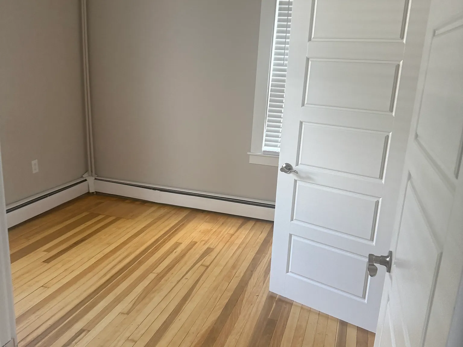 204 Brock St — Photo 1