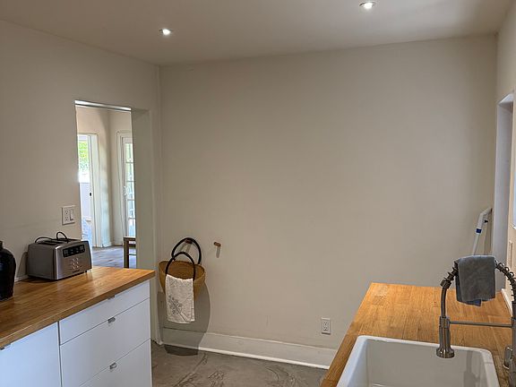 5th image of 2573 1/2 Glen Green St #2573-1/2