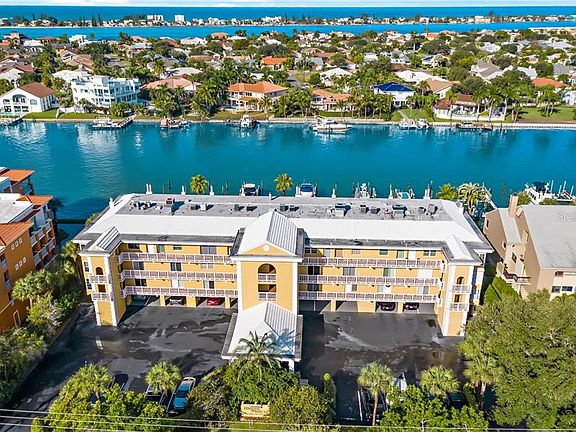 3rd image of 544 Pinellas Bayway S Penthouse 4