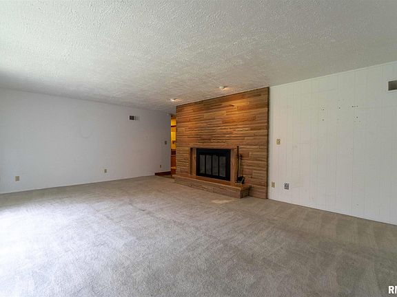 4th image of 5213 N Sherbrook Ln