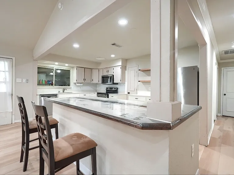 1273 Valencia Ln — Photo 12