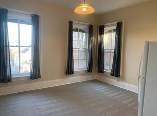 401 W Jackson St #6, Woodstock, IL 60098