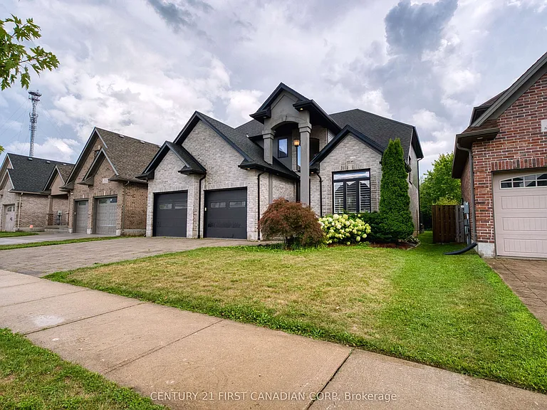 1018 Medway Park Dr — Photo 2