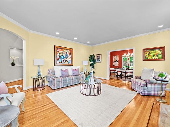 5th image of 2828 Hacienda St