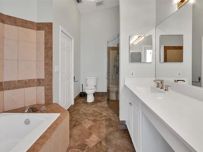 8949 NW 45th Ct — Photo 15