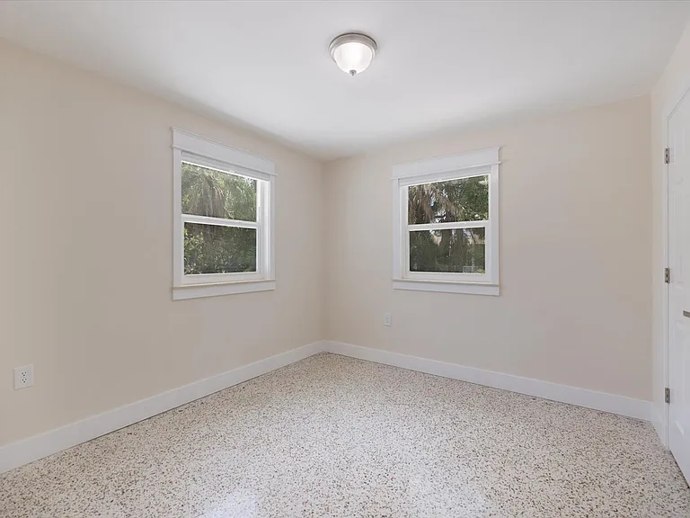 202 Pine Rd — Photo 8