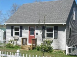 8 Foss Ave, Pittsfield, NH 03263