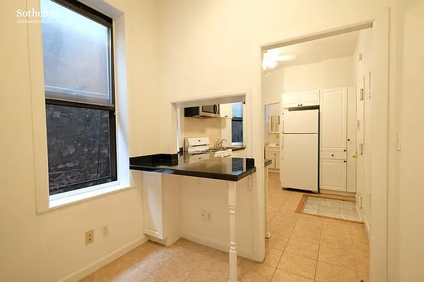 Rented by Sotheby's International Realty | media 23