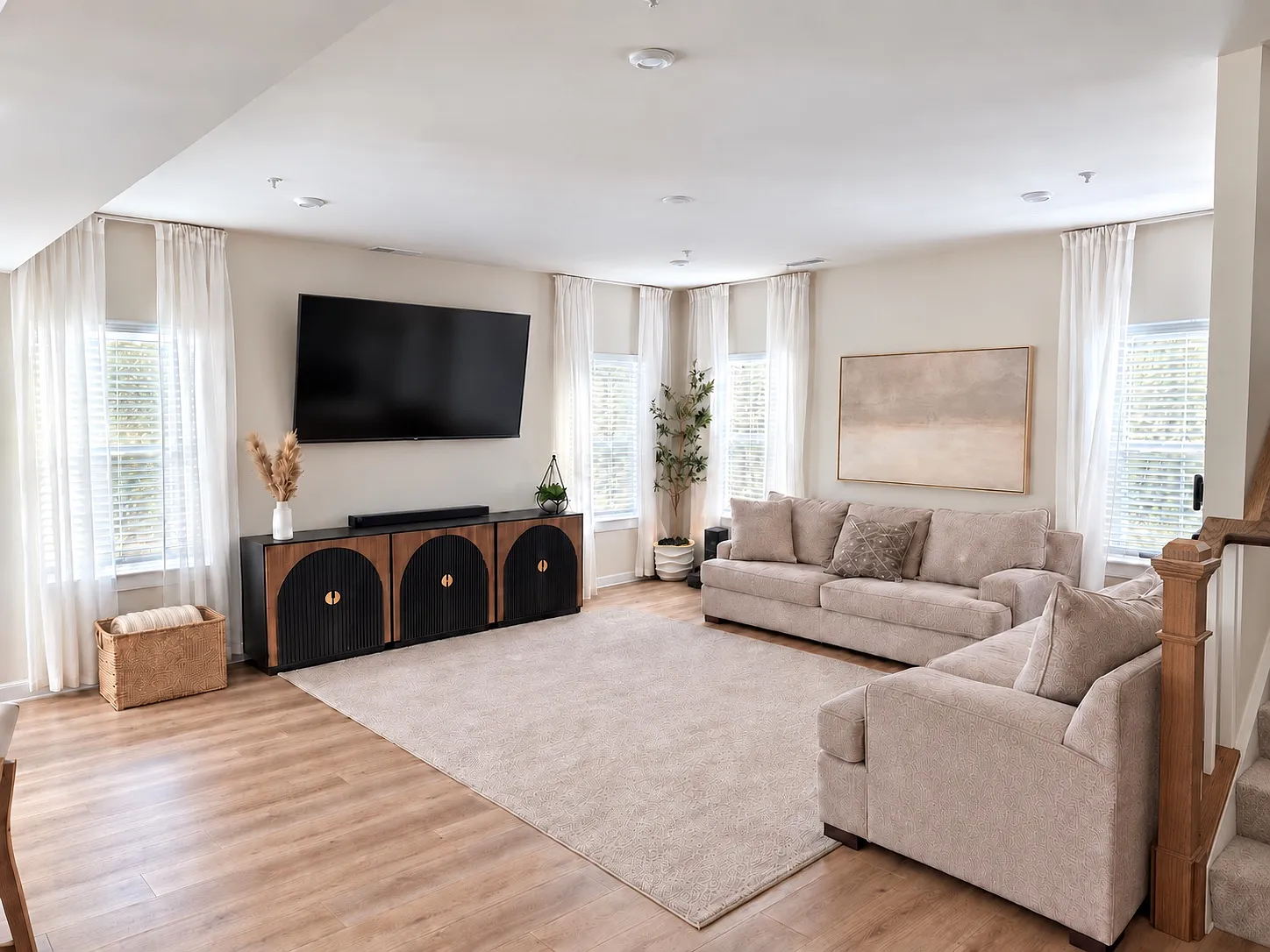 4 bed, 2.5 bath, 2444 sqft, $3,550 — Photo 4