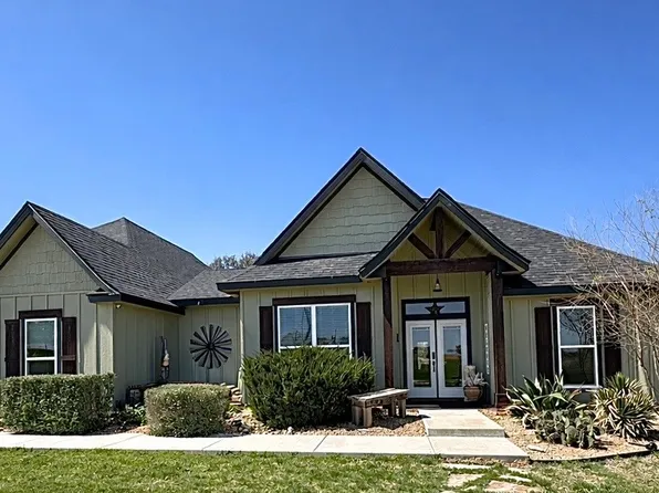 265 Lake Point Rd, Comanche, TX 76442