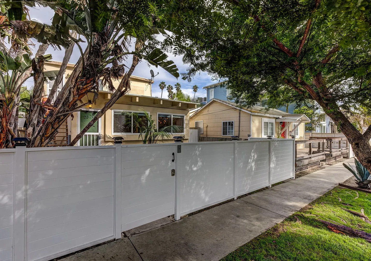 Ocean Avenue Duplex — Photo 4