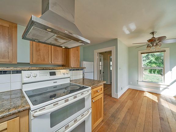 5th image of 2880 Elmer St