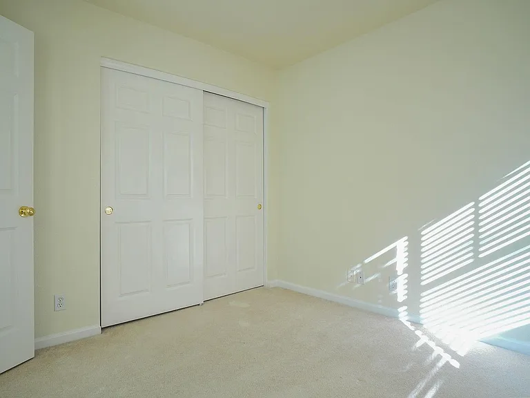 558 Driscoll Pl — Photo 20