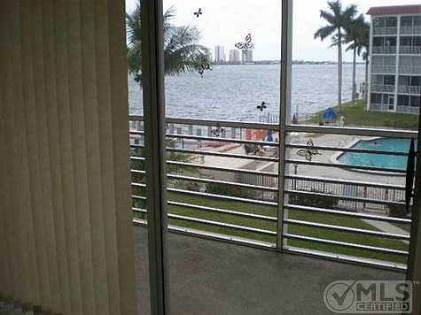 5th image of 105 Paradise Harbour Blvd APT 305