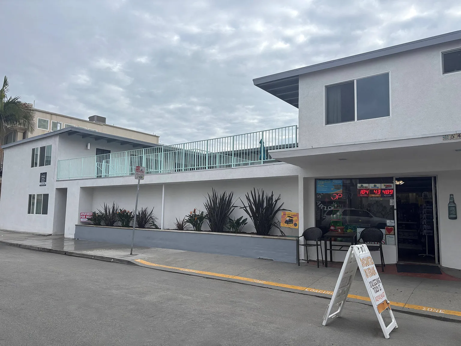 Bayside Apartments — Photo 3