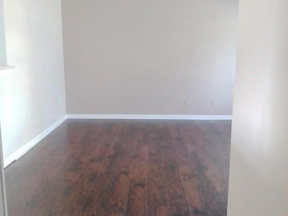 4th image of 802 Southwoods Dr