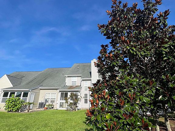 3rd image of 145 Wimbledon Way #145