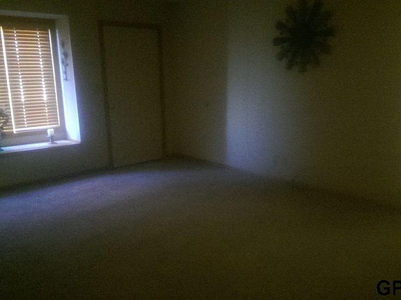 5th image of 10330 N 140th St Unit 3