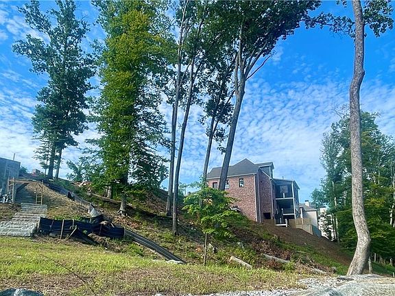 3rd image of 4404 Brookview Dr SE