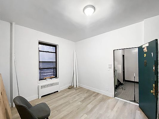 3rd image of 1741 Amsterdam Ave #4C