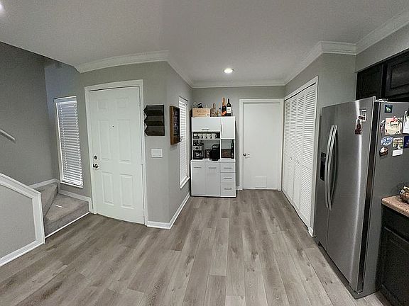 4th image of 4961 Walden Cir