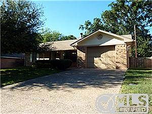 5th image of 718 Southwood Dr