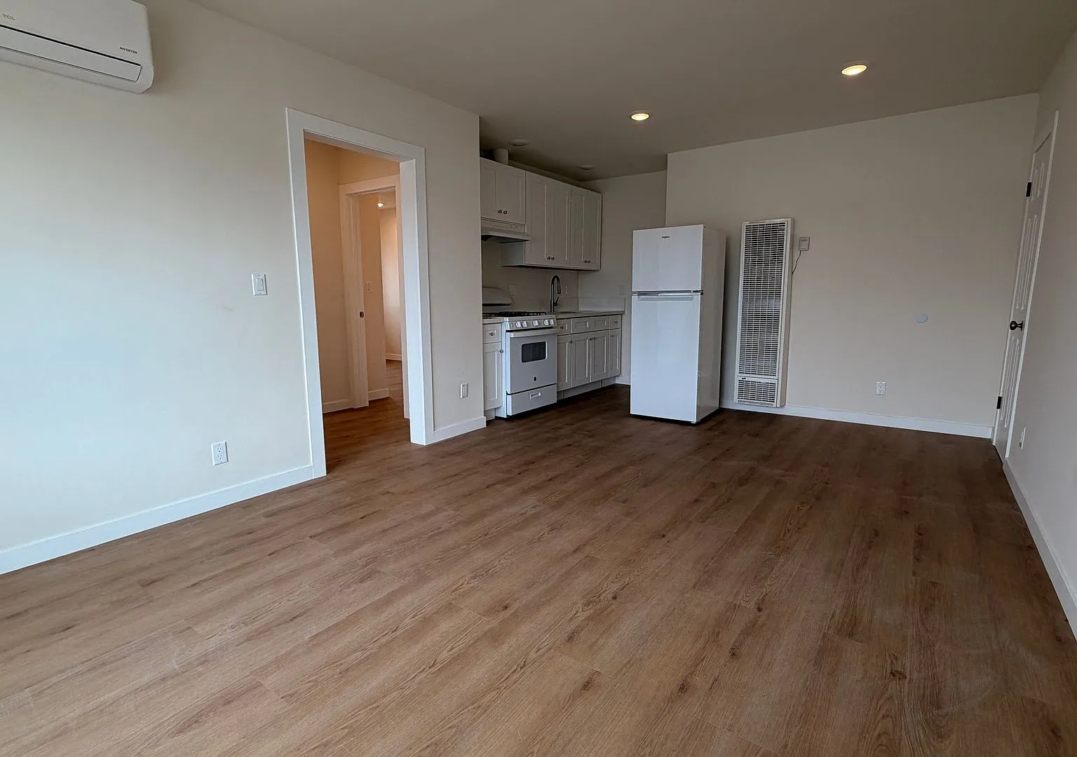 3950 S. Hillcrest Dr., Llc — Photo 2